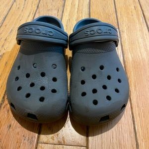 Toddler crocs